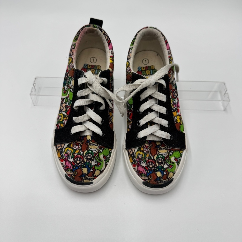 GroundUP Mario Bros Nintendo Black and White Canvas Sneakers Size 1